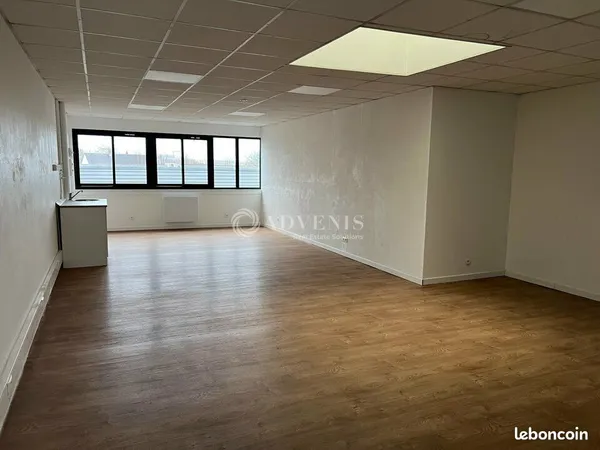 Bureau 55 m²