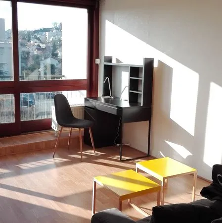 Appartement 1 pièce 31 m² 6ème étage lumineux balcon