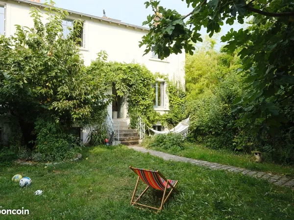 Exceptionnelle Maison avec jardin - Plein centre de Nantes