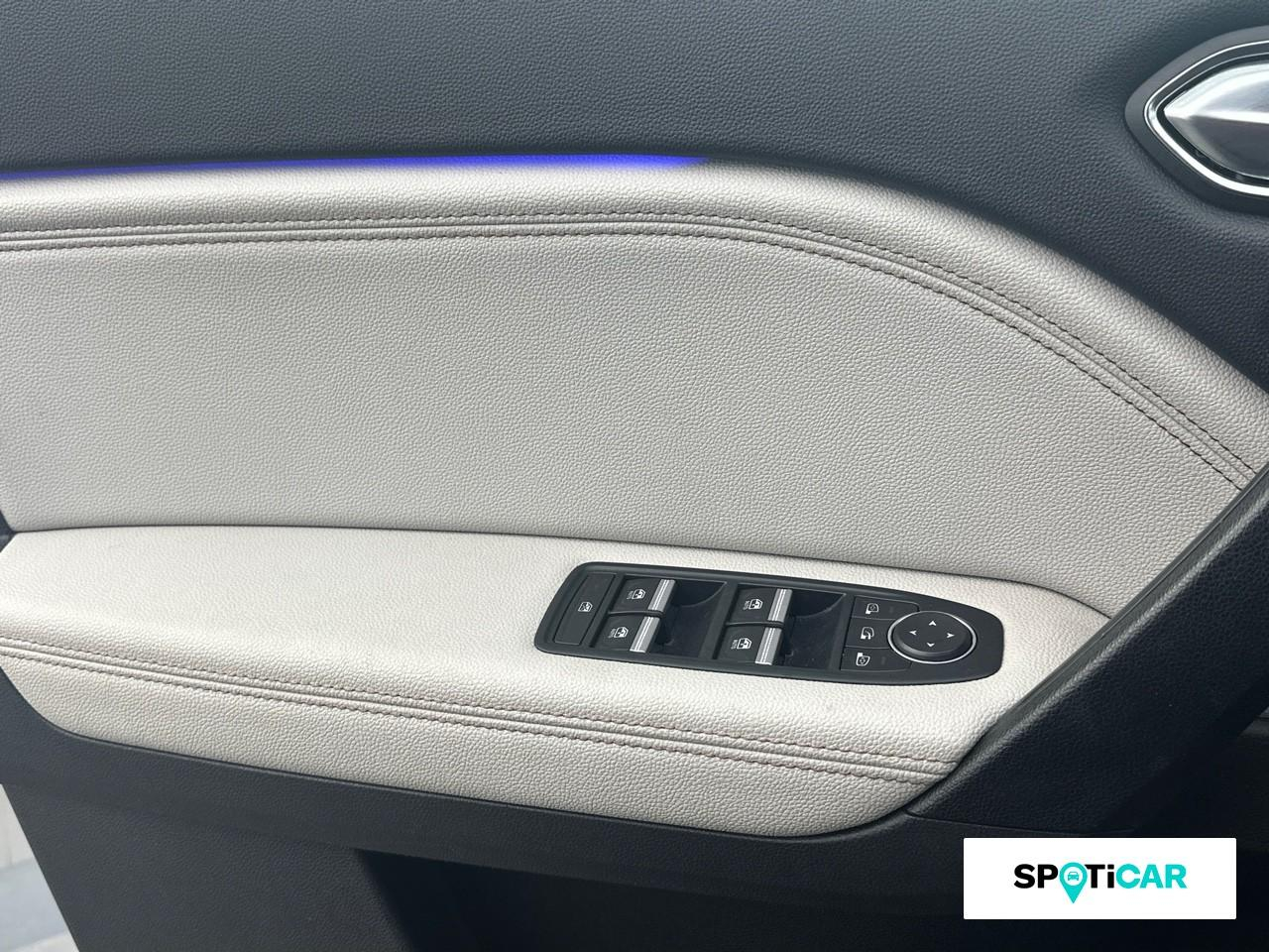 Renault Captur 1.6 e-tech hybride rechargeable 160ch initiale par — photo 17