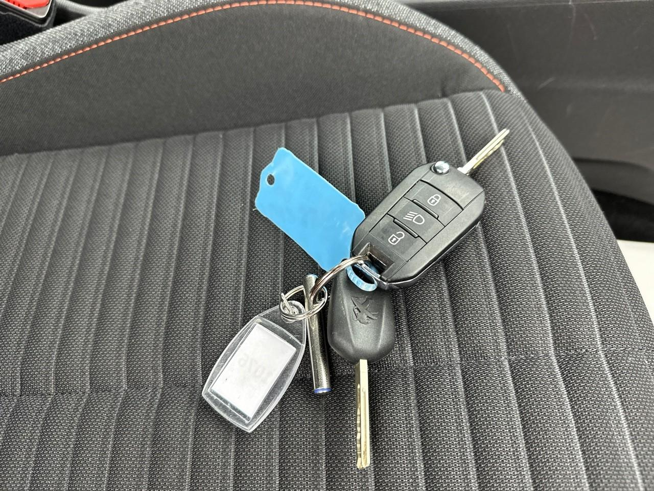 Peugeot 2008 puretech 100 s&s bvm6 active — photo 34