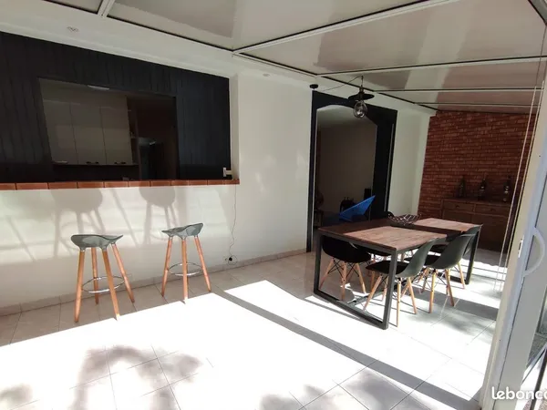 Chambre spacieuse (16m2) avec salle de bain et wc (privée) dans maison 98m2 avec jardin