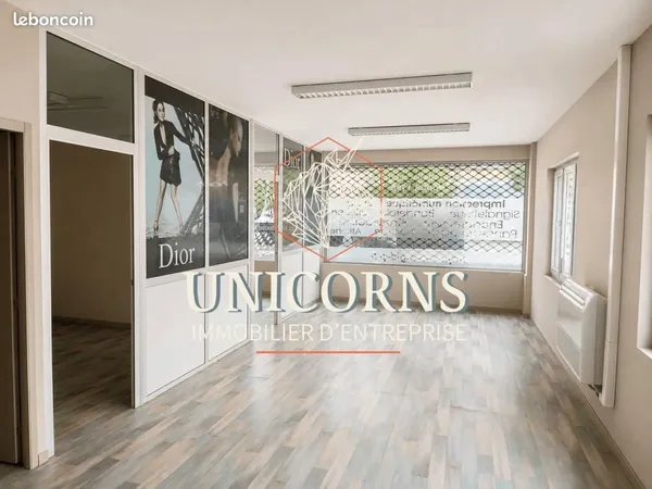 Bureaux 225 m²