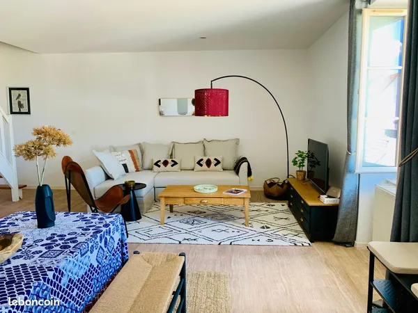 Dole - Élégant T3 meublé en duplex - calme, centre à pied