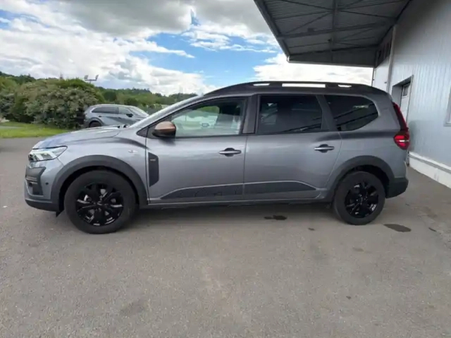 Dacia Jogger 1.0 tce 110ch extreme 7 places -24 — photo 24