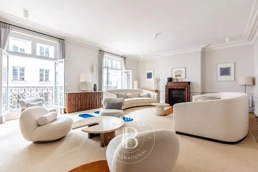 Appartement 8 pièces 347 m²
