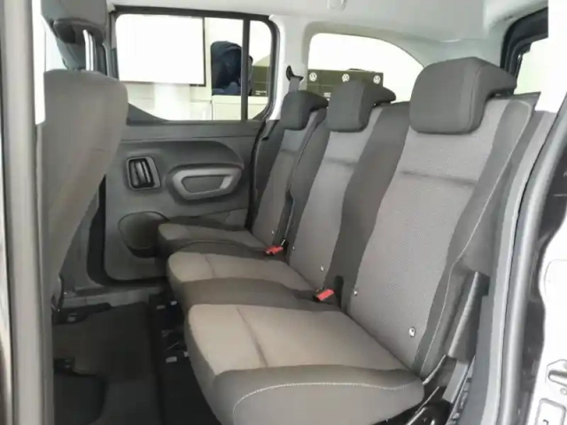 Toyota Proace city verso long 1.5 130 d-4d bva executive rc23 — photo 13