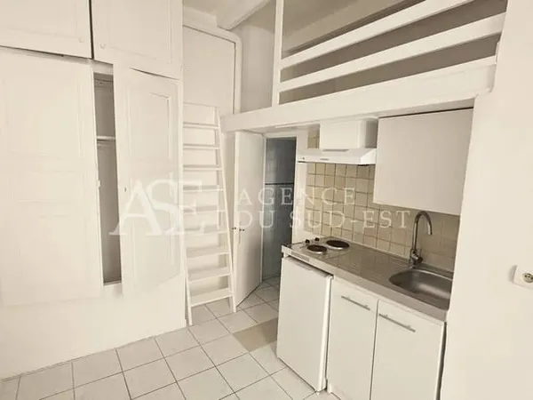 Studio 1 pièce 14 m²