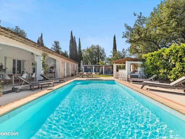 Villa 5 mois à louer