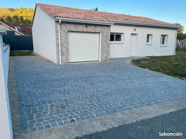 Maison neuve, plain-pied 3 chambres, garage et jardin