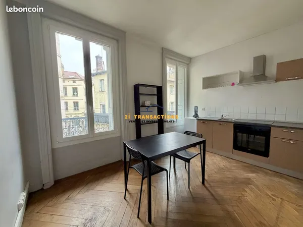 Studio 1 pièce 28 m²