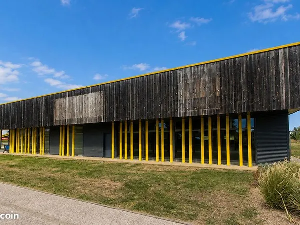 Local commercial 1165 m² MONDEVILLE
