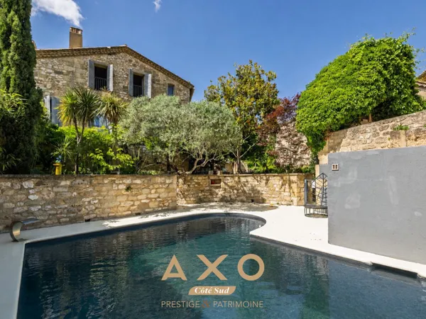 Ensemble immobilier 22 pièces 804 m²