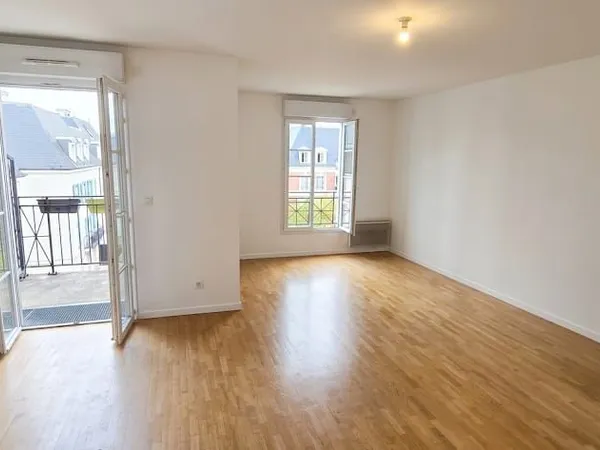 T4 lumineux de 96 m² avec balcon & parking - Serris (Val d'Europe)