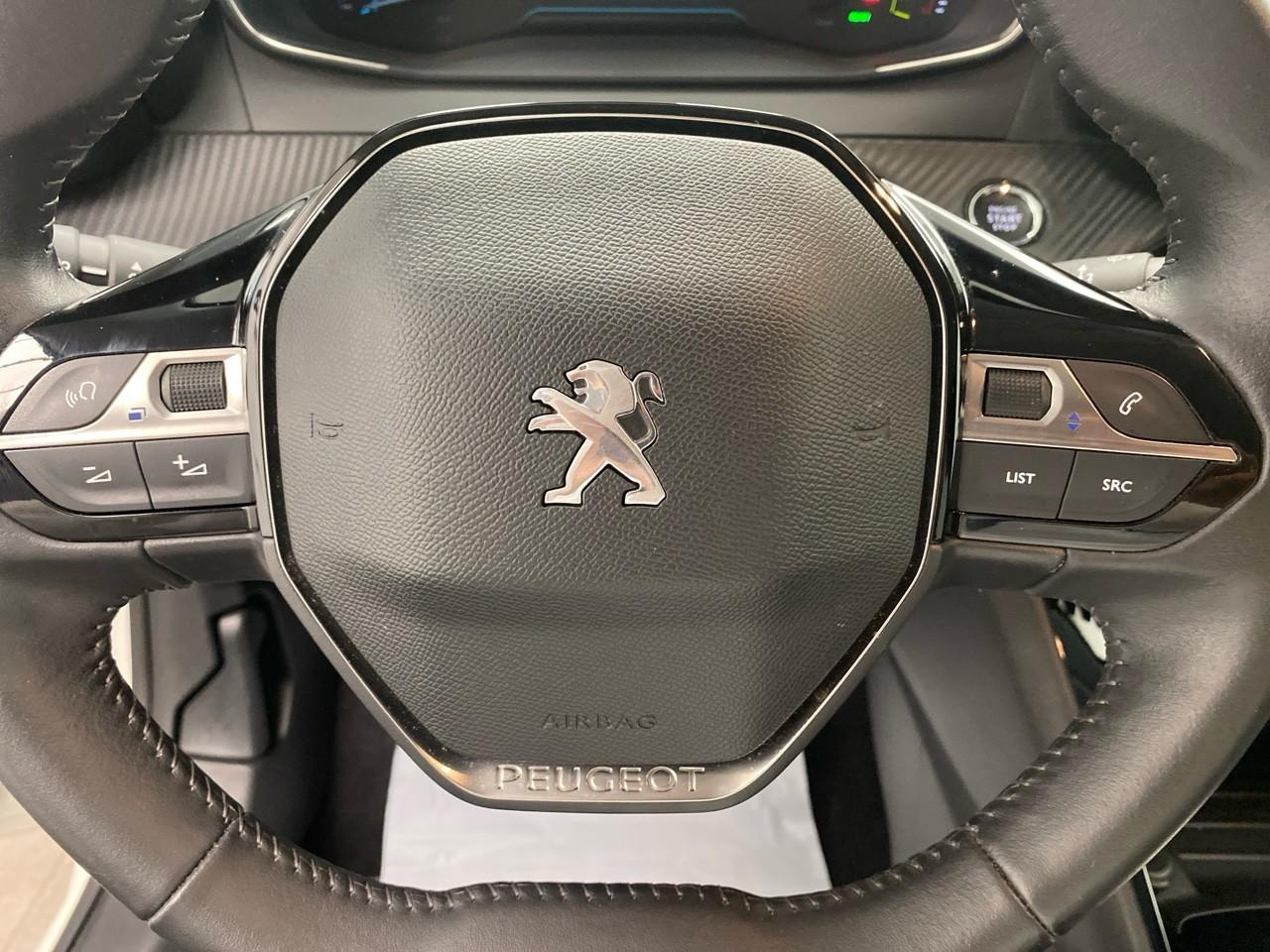 Peugeot 208 electrique 50 kwh 136ch allure — photo 17