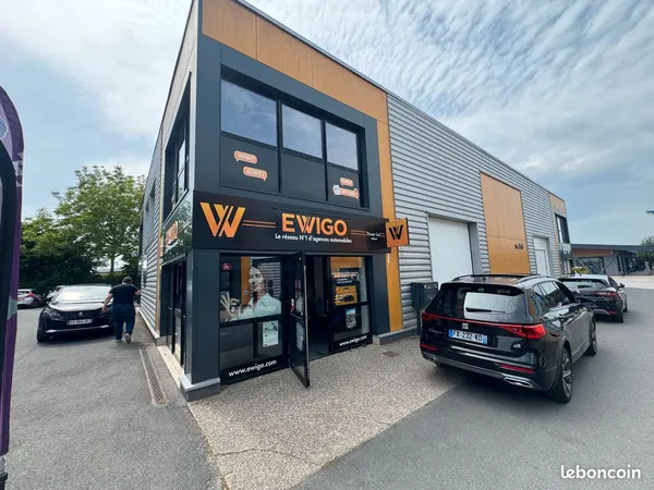 Local commercial de 165m² zone activite belbeuf