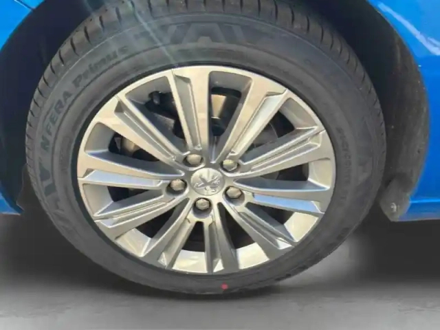 Peugeot 308 1.2 puretech 130ch s&amp;s allure eat8 — photo 9