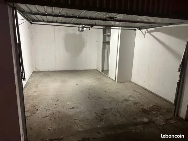 Loue Garage Cassis
