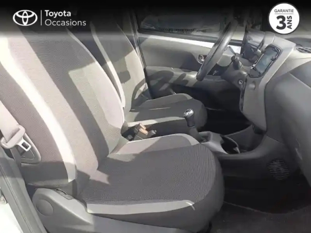 Toyota Aygo 1.0 vvt-i 72ch x-play 5p my20 — photo 6
