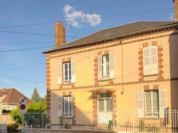 Rez de chaussée de maison avec jardin à 4mn de la gare