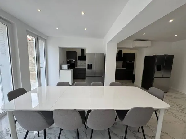 Maison 23 pièces 309 m²