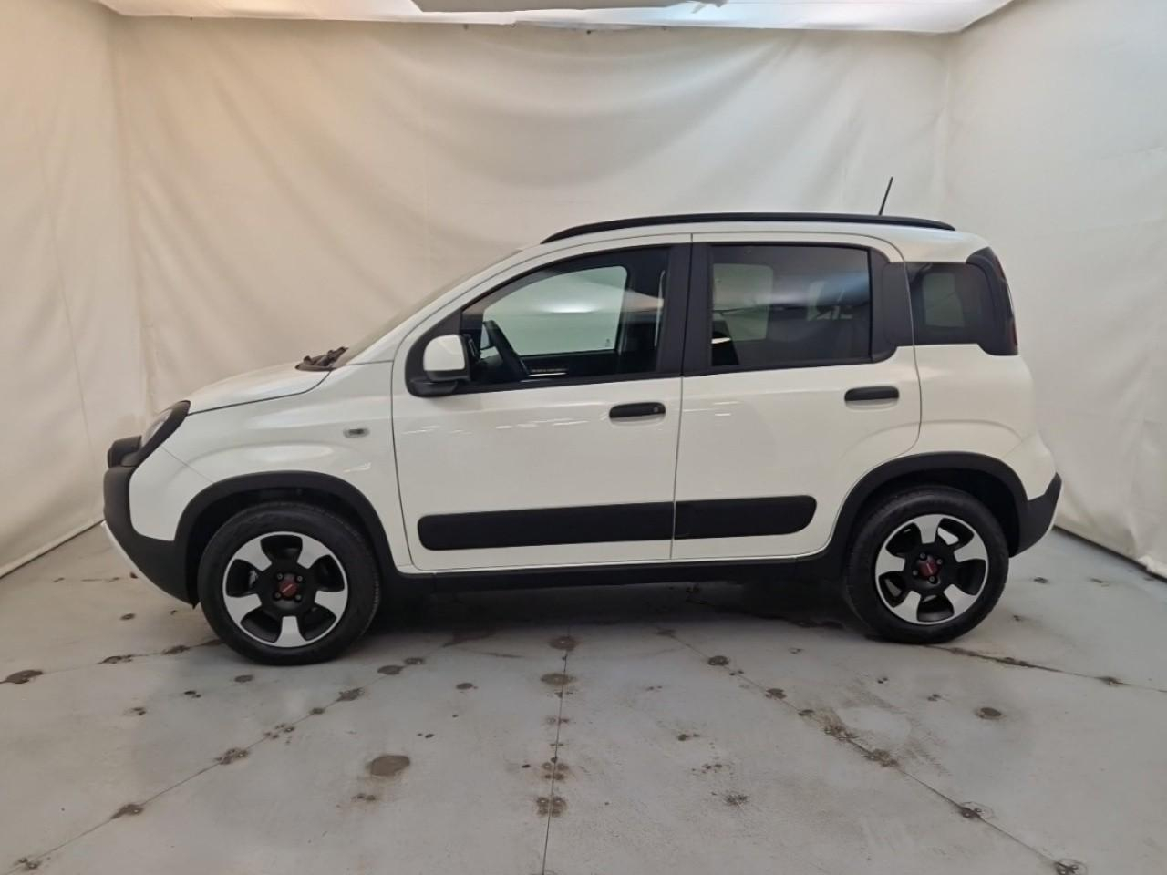 Fiat Panda 1.0 70 ch hybrid bsg s/s cross — photo 2