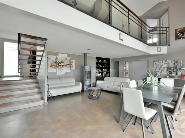 Maison 10 pièces 226 m²