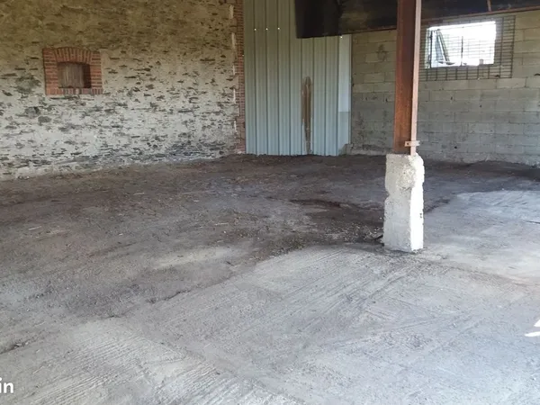 Hangar à louer