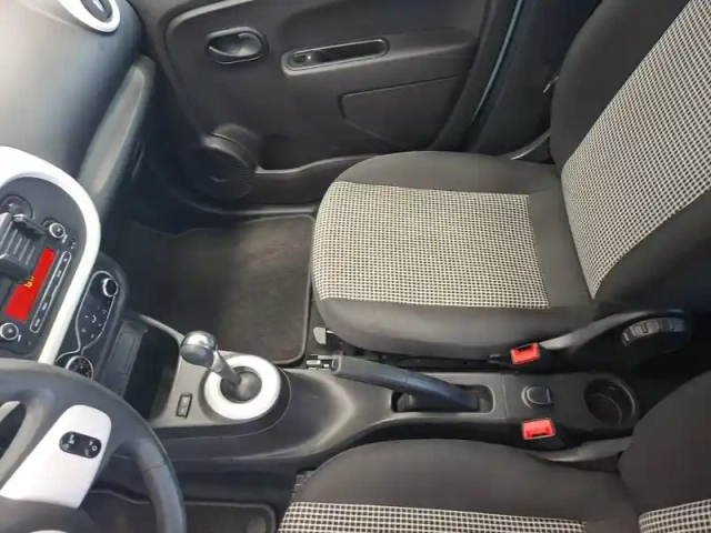 Renault Twingo iii e-tech — photo 13