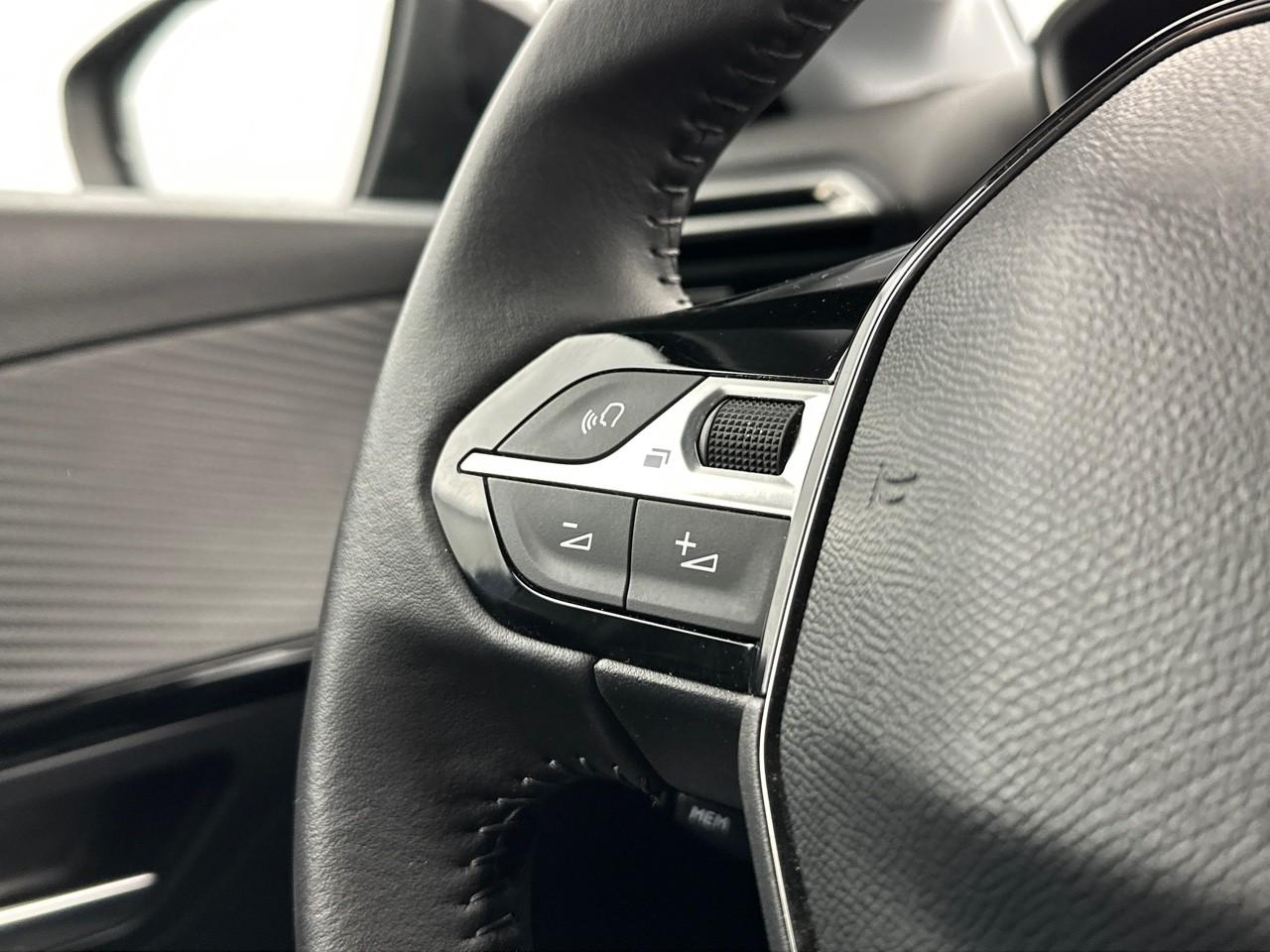 Peugeot 208 puretech 100 s&s bvm6 allure — photo 19