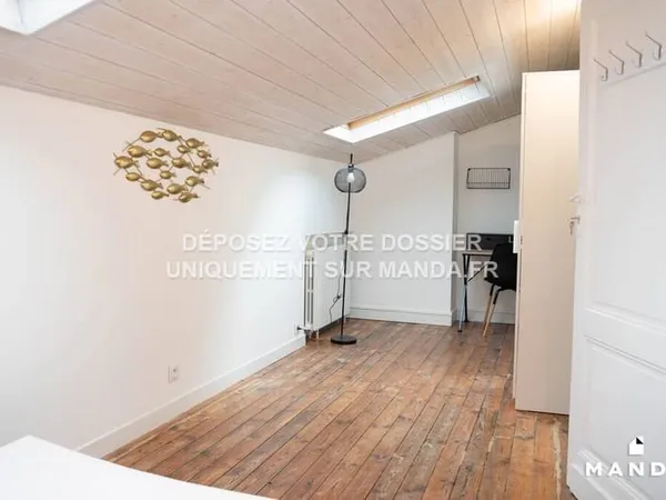 Studio 5 pièces 15 m²