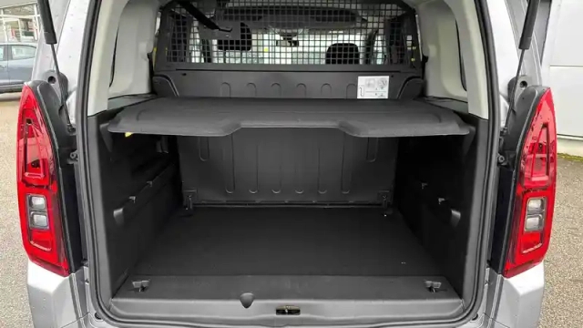 Opel Combo life taille m bluehdi 130 ch s&amp;s eat8 — photo 54