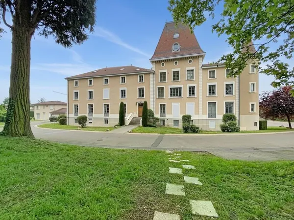 Appartement 104 m2 ascenseur.
