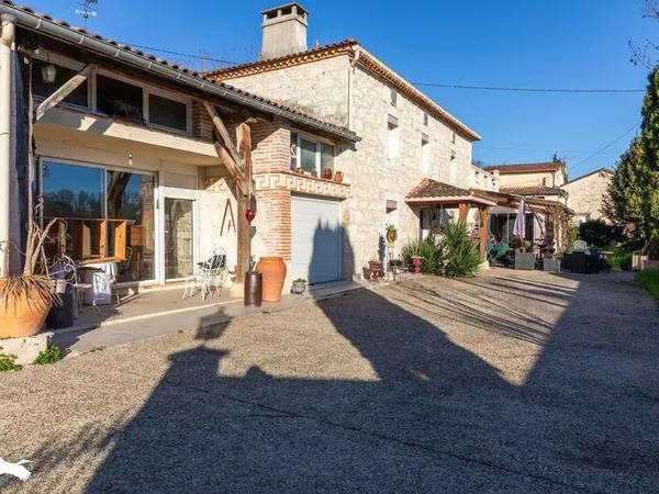 Maison 5 pièces 268 m²