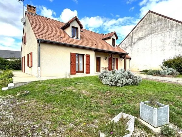 Maison 8 pièces 210 m²