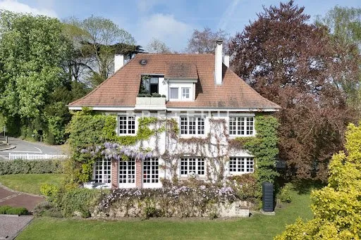 Maison 14 pièces 375 m²