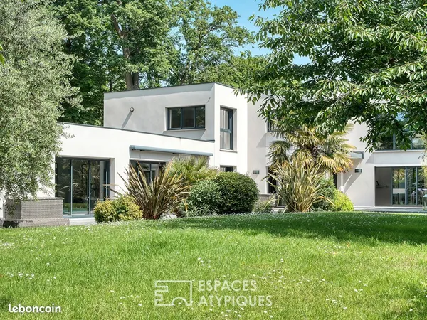 Propriété 8 pièces 338 m²