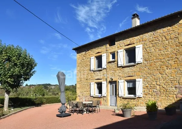 Maison en Pierre de 124 m² - 4 chambres, dépendances et grand terrain de 28 000 m²