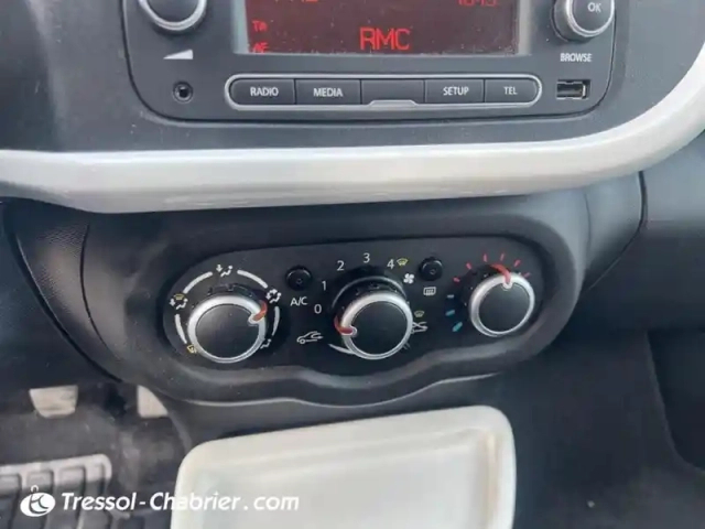Renault Twingo iii 1.0 sce 70 bc intens — photo 13