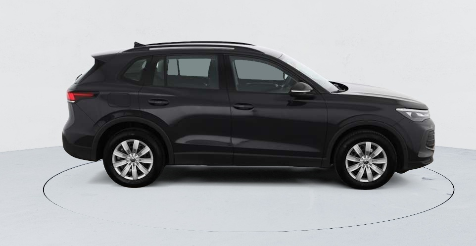 Volkswagen Tiguan — photo 9