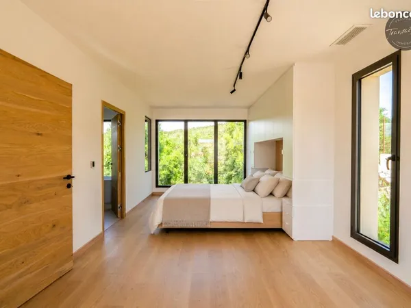 Villa 5 pièces 183 m²
