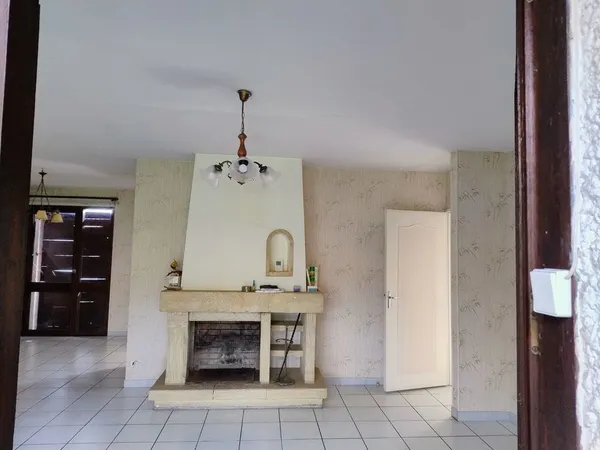 PARTICULIER MAISON 5 pièces - grand volume de surface