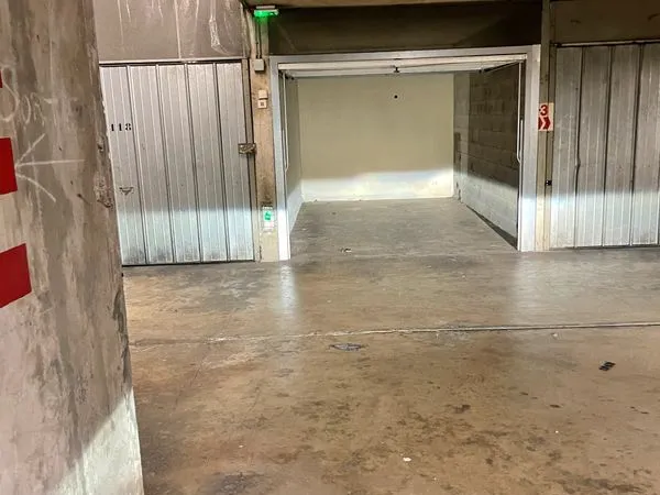 Location garage fermé, Menton