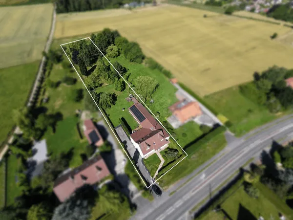 Maison 12 pièces 305 m²
