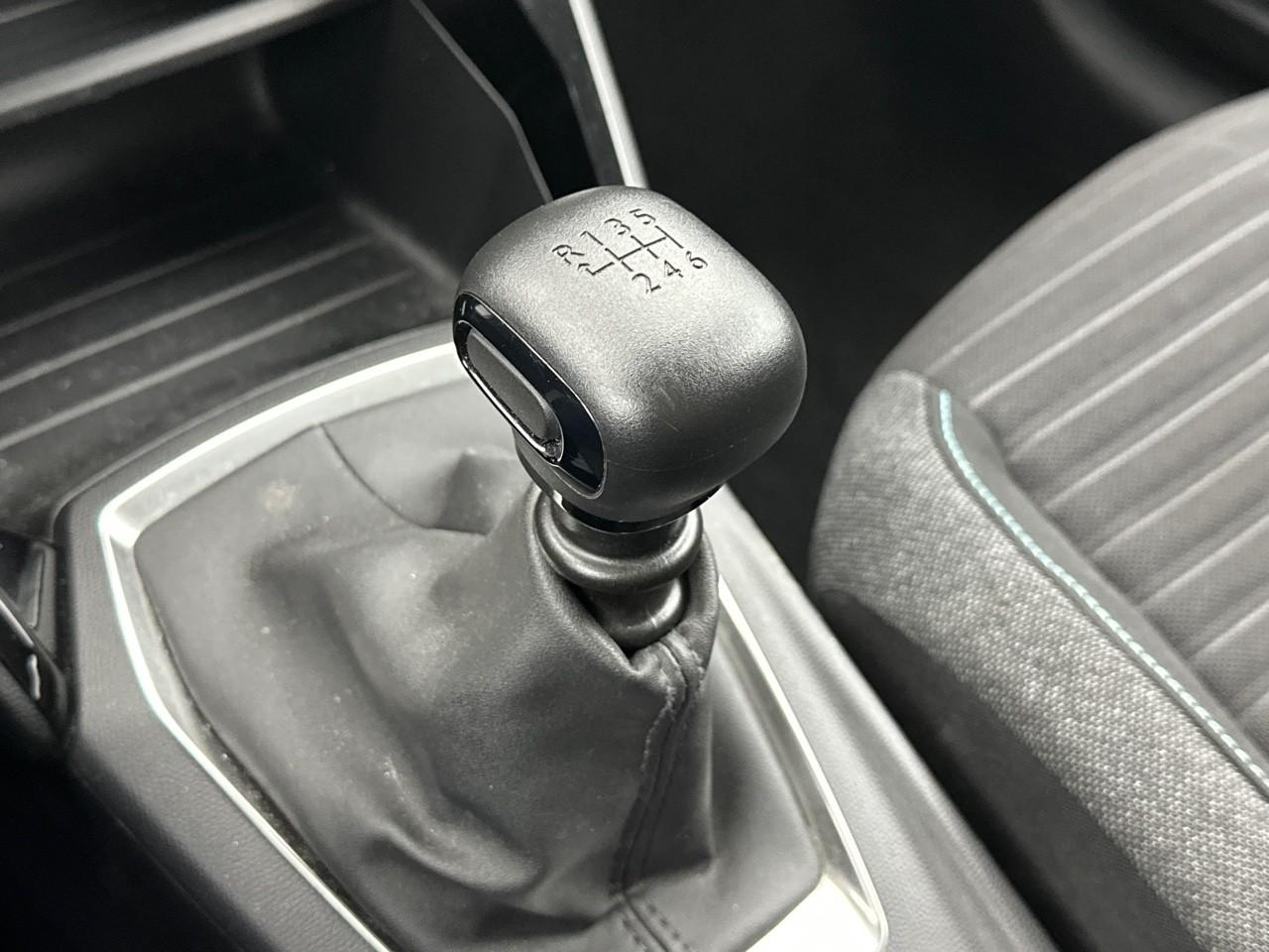 Peugeot 208 puretech 100 s&s bvm6 style — photo 28