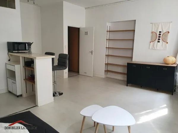 Studio 1 pièce 28 m²