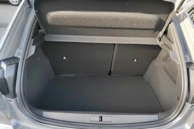 Peugeot 208 electrique 50 kwh 136ch — photo 9