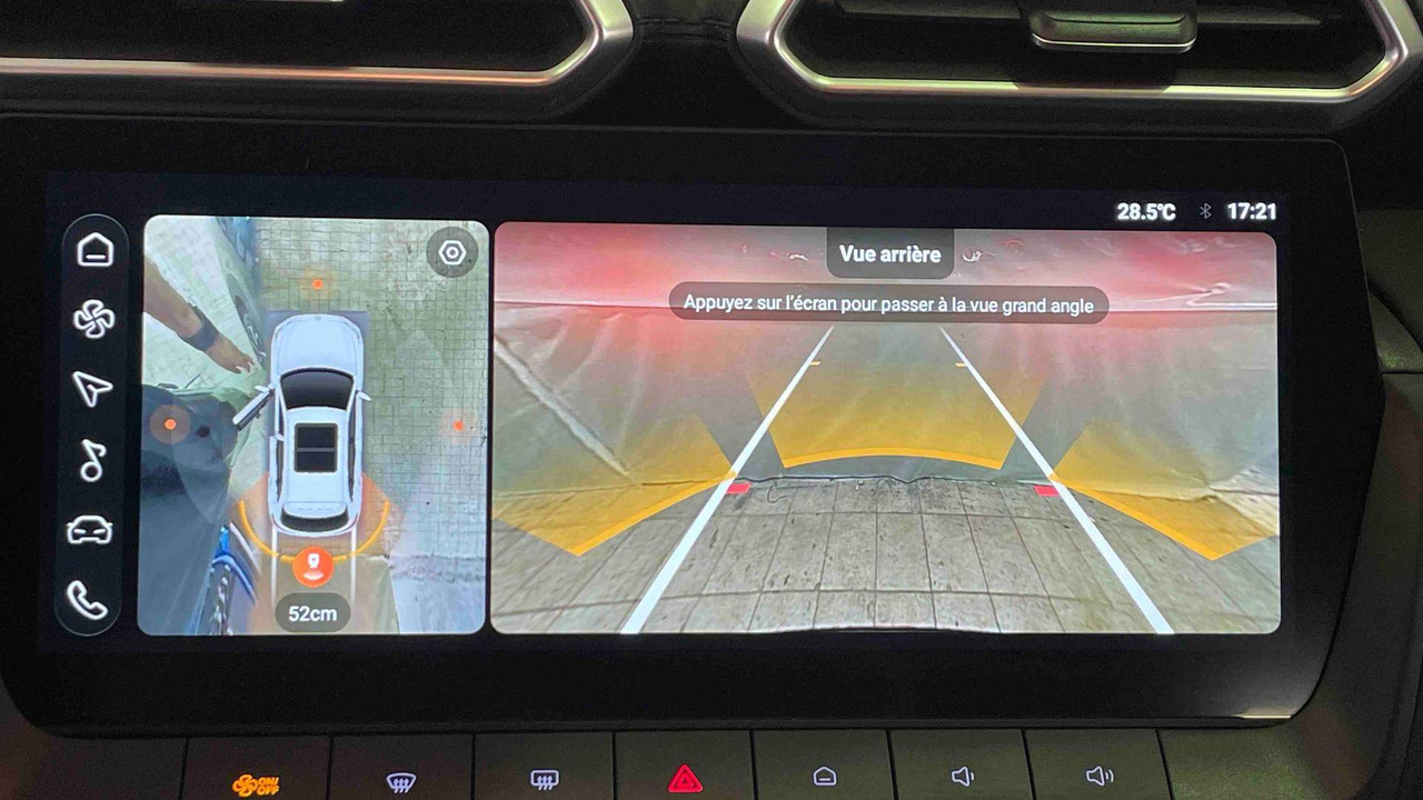MG ZS 1.5 L Hybrid+ 197 ch — photo 16