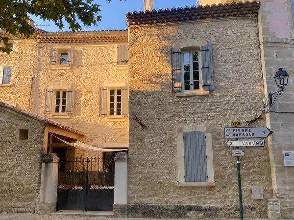 Apparemment 62 m2 dans immeuble ancien