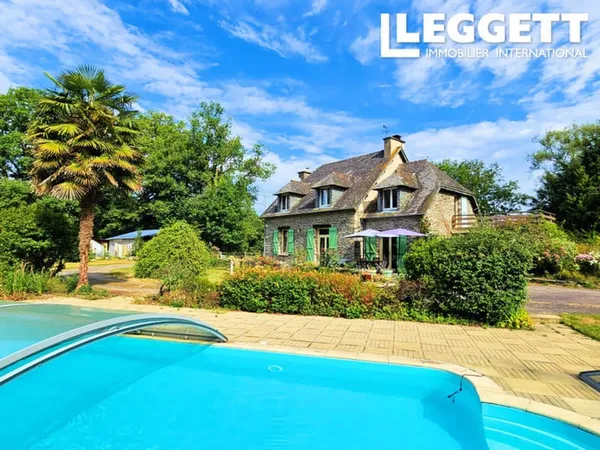 Un domaine d'exception au bord de la rivière. 4 chambres et plus que 3 hectares. PLOERMEL